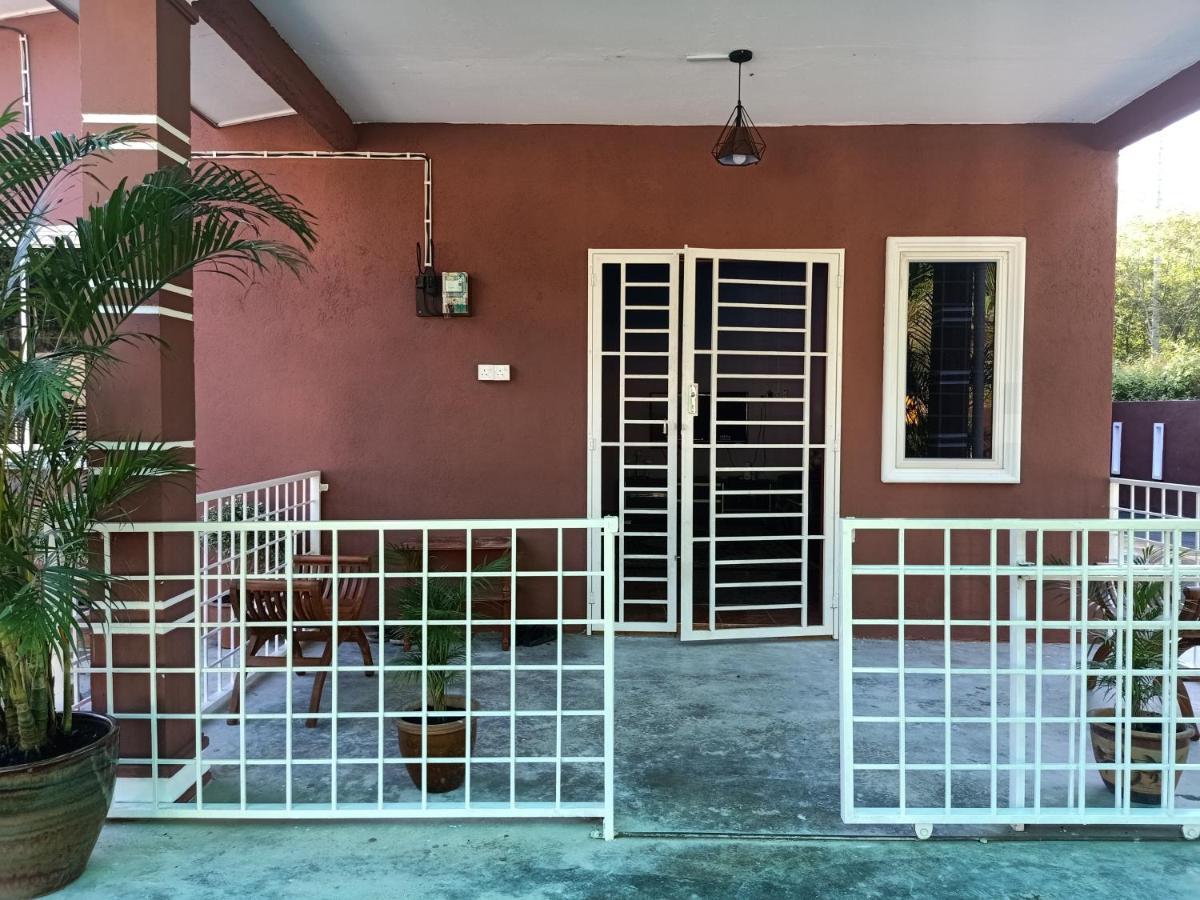 Aliza Scawa Homestay Куала-Пилах Экстерьер фото